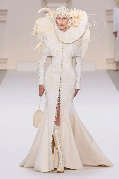 Look 44